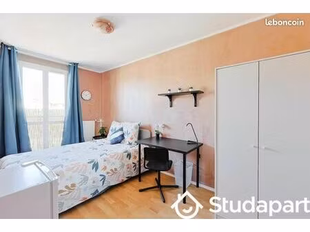 chambre 1 pièce 11 m²