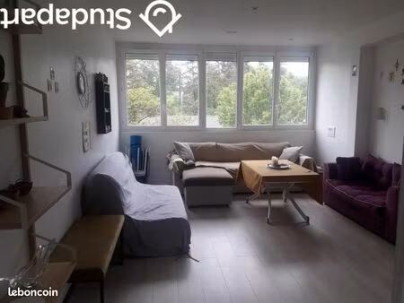 chambre 1 pièce 11 m²