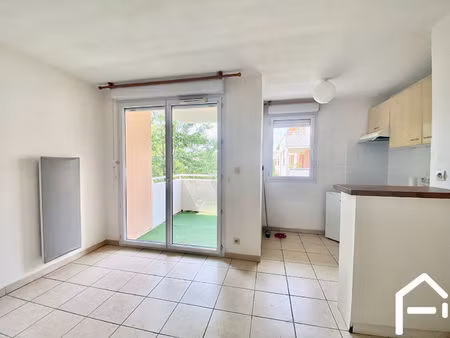 a louer : appartement 2 pièces de 42 m² à toulouse
