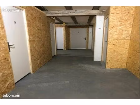 box a louer (plailly) 24h/24