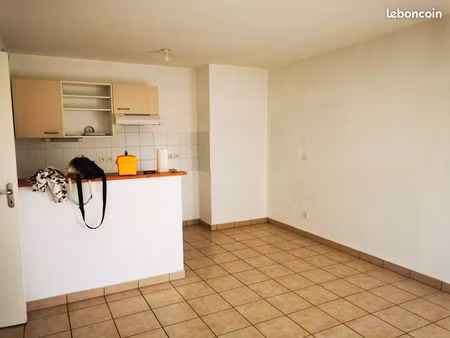 propose a la location appartement t2