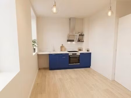 location t2 traversant rénové – quartier robien (proche gare)