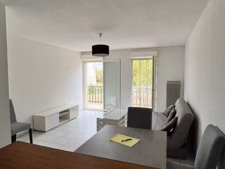location t2 meublé - le barp