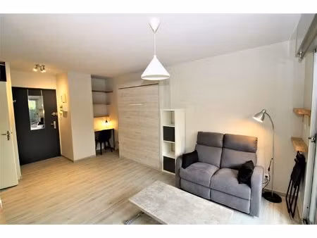 t1 avec parking et terrasse