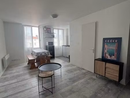 grand studio meublé angoulême