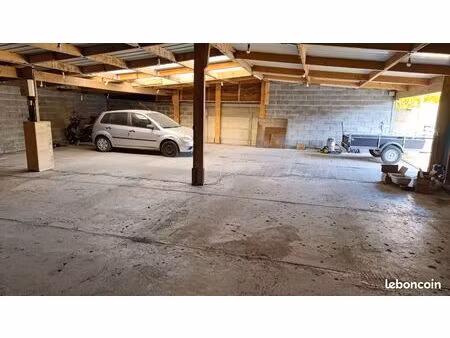 entrepôt/ hangar a louer