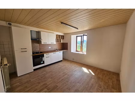 location appartement  m² t-4 à château-salins  780 €