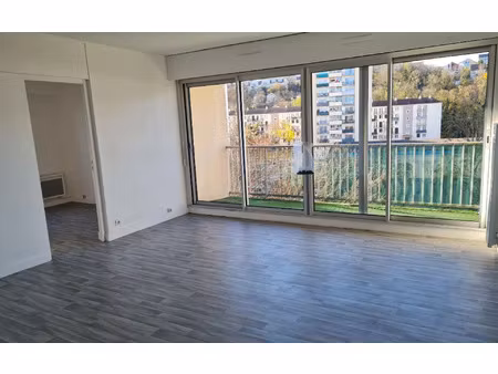 location appartement  m² t-2 à meaux  907 €