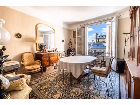 appartement 71m2  rue cardinet  à 100m de la rue de lévis