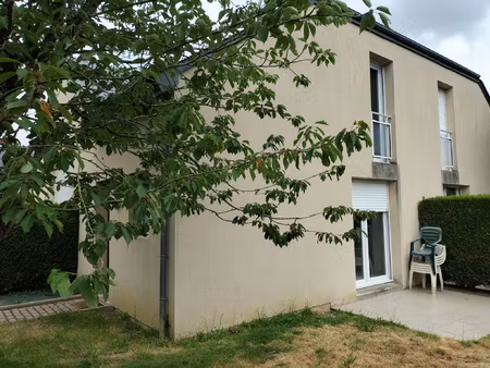 laval  un appartement duplex avec terrasse