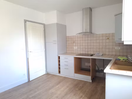 appartement t3 centre ville refait à neuf