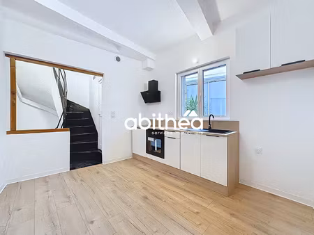 immeuble deux appartements - 70 m2 - centre ville de thezan
