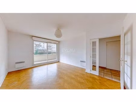 plessis robinson/ appartement 2 pièces avec grand balcon