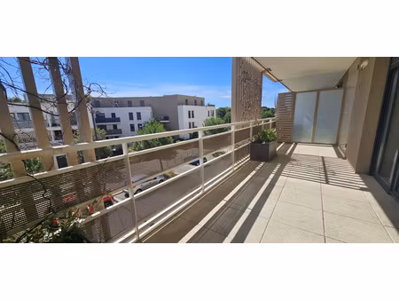 t2 avec grande terrase et garage