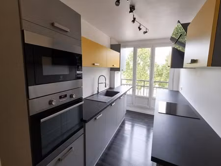 f3 de 61m² proche quai de rouen rive gauche
