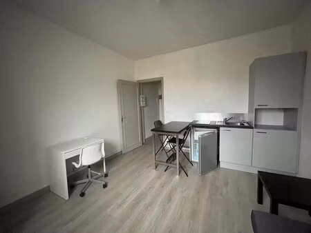 stuido meuble idealement situe