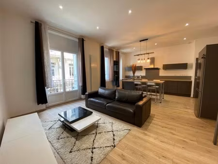 t2 meuble excellent etat