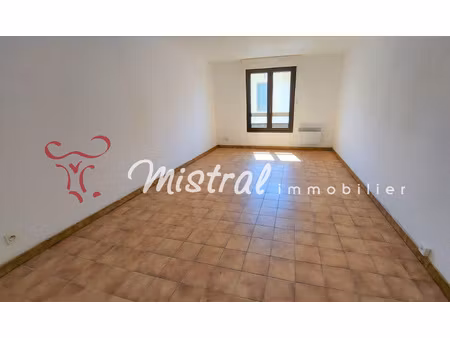 grand studio aigues-mortes intra muros