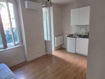 studio avec terrasse
