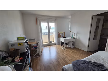 studio - balcon - quartier chu