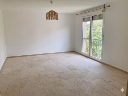 appartement t3 de 71 m2 avec parking  cave et balcons