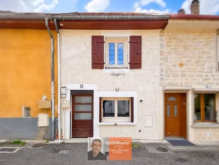 montmorot – maison 2 chambres avec jardin et garage