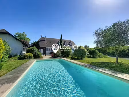 maison 6 pièces 210m2