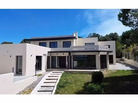 location maison  m² t-8 à saint-gély-du-fesc  3 300 €