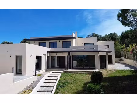 location maison  m² t-8 à saint-gély-du-fesc  3 950 €