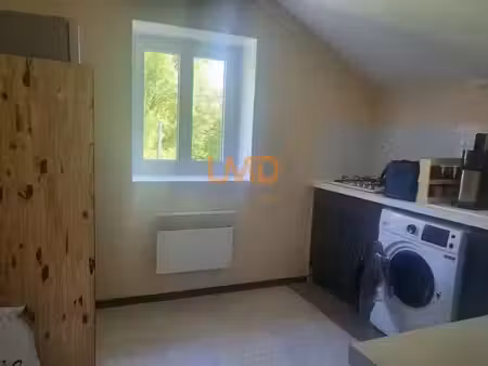 location appartement 3 pièces 44.78 m² à auzits (12390)  371 €