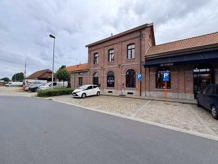 gerenoveerd duplex-appartement met twee slaapkamers te ar...
