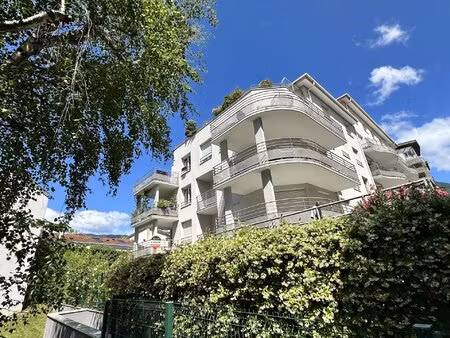 grenoble – quai de la graille – t3 avec terrasse + garage