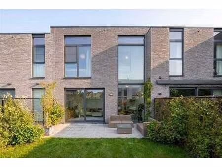 maison ben moderne dans un emplacement de choix à proximité