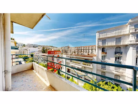 nice - fleurs : joli 2 pièces avec balcons d'angle nord-ouest
