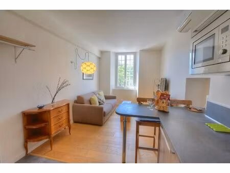 vieil antibes • place nationale • studio
