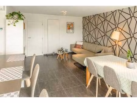 instapklaar en modern appartement met garage