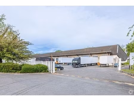 location entrepôt gennevilliers 92230 561m²