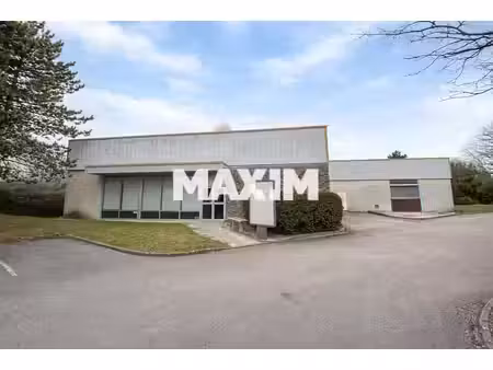location local d’activités 800m²