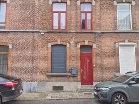maison d'habitation avec jardin à rénover