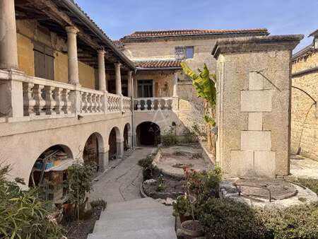 vente maison de caractère roullet saint estephe  180m² 8 pièces 273 000€ charente