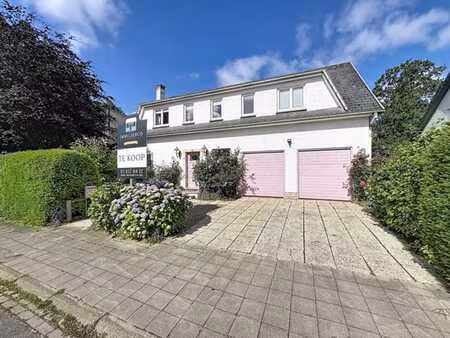 belle villa dans quartier résidentiel à jezus-eik