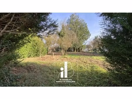 a 10 minutes de fontainebleau terrain a batir de 1.904 m² au coeur du charmant village de 