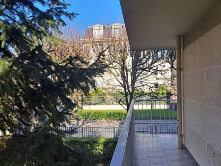 2/3 pièces avec balcon