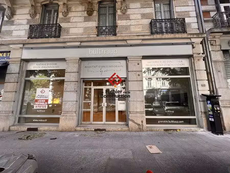 vente commerce 92 m² grenoble (38000)
