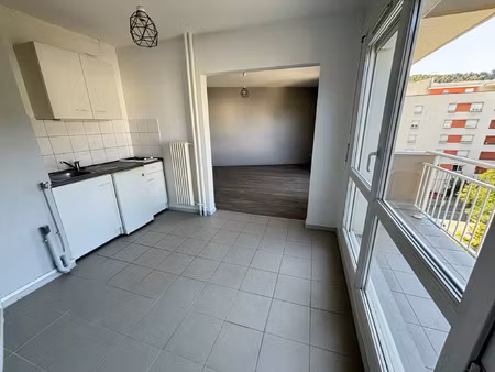 location appartement 1 pièce 32 m² à saint-étienne (42100)