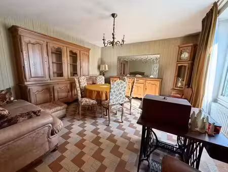 maison de bourg de 6 pièces principales