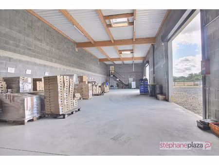 vente commerce 2 pièces 332 m² saint-galmier (42330)
