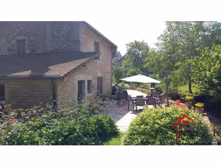 vente maison 9 pièces 240 m² macornay (39570)