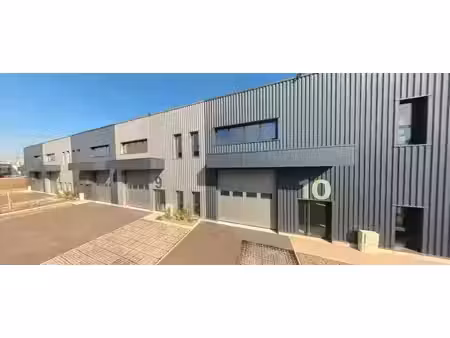 location commerce 1200 m² à bourgoin-jallieu (38300)