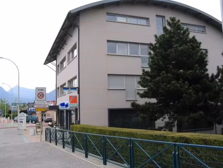 location bureau 6 pièces 129 m² à seyssins (38180)
